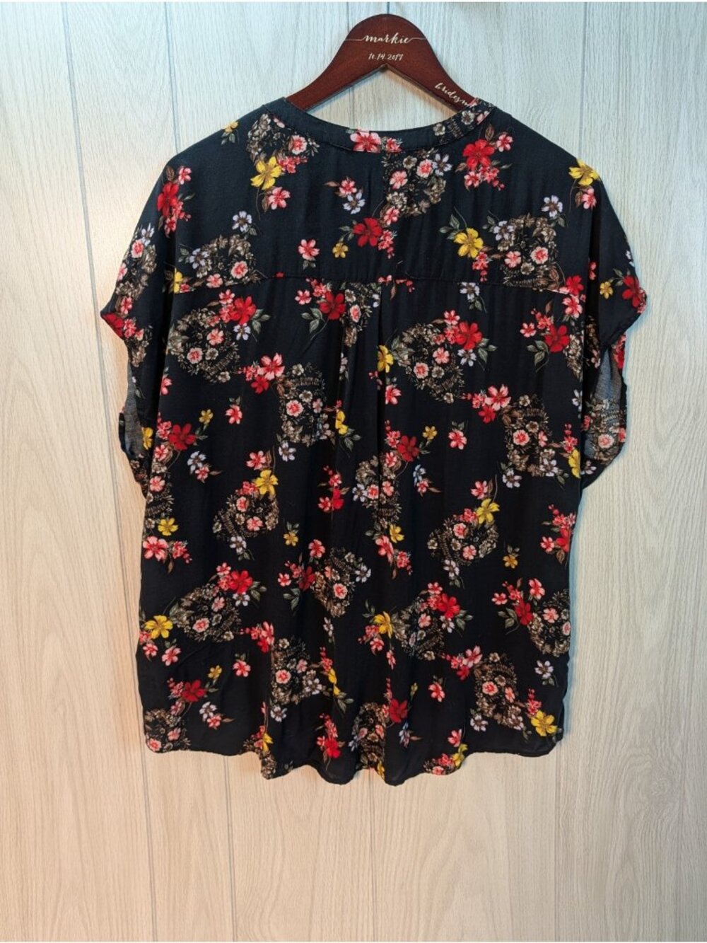 Torrid Black Floral Womens Button Up Tie Short Sleeve Shirt Size 1 1X - Picture 4 of 8